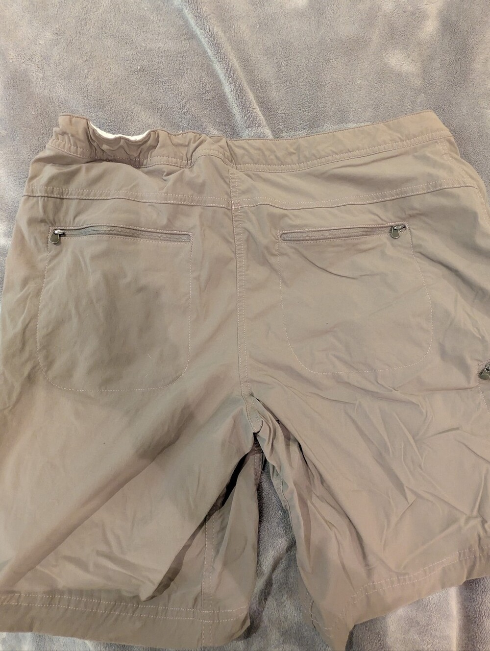 LL Bean Light Beige Relaxed Shorts with Zip Back Pockets